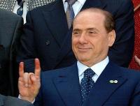 berlusconi-corna.jpg