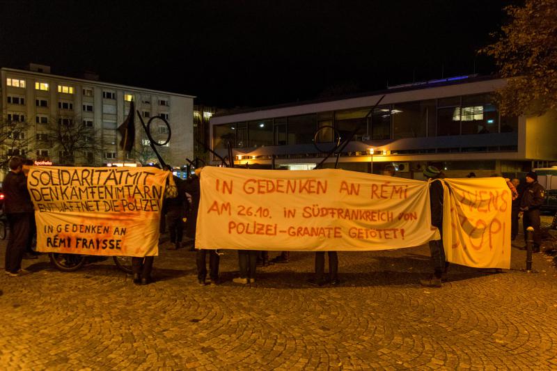 Banner auf dem Bullenparkplatz