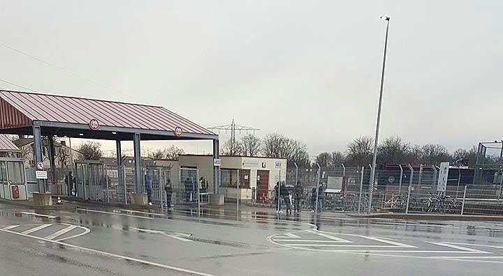 Freiheit in Heidelberg: Das "Ankunfts- und Registrierzentrum" Patrick-Henry-Village außerhalb von Heidelberg 