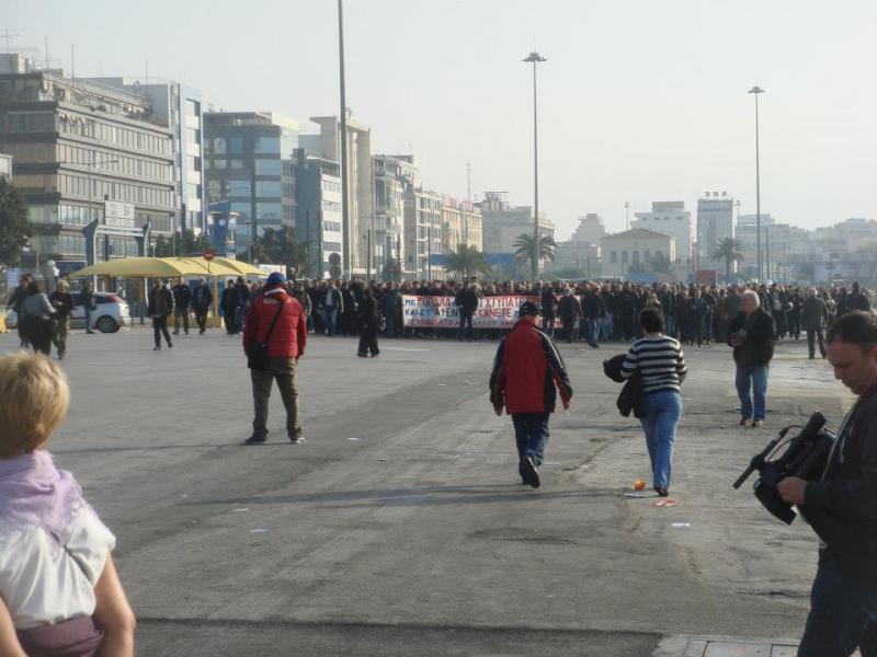 Tausende PAME-Arbeiter auf dem Weg zur Demo.