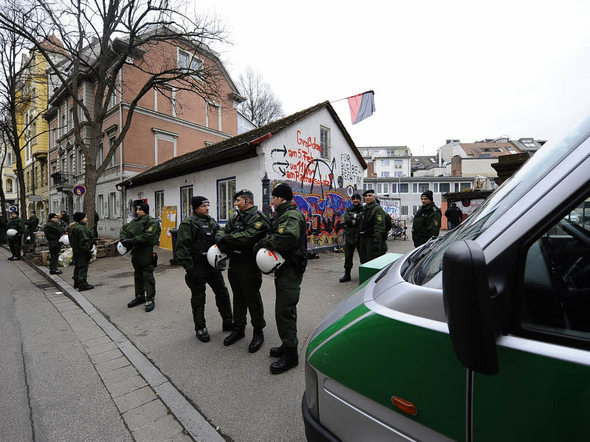 Razzia in der Gartenstraße.