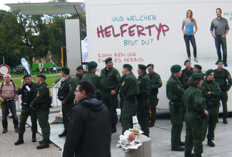 Polizeipräsenz auf dem Fest