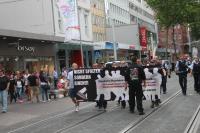 Eschle bei "Widerstand Karlsruhe"-Spontandemo am 15.08.15 (vorne: Mathias Bückle)