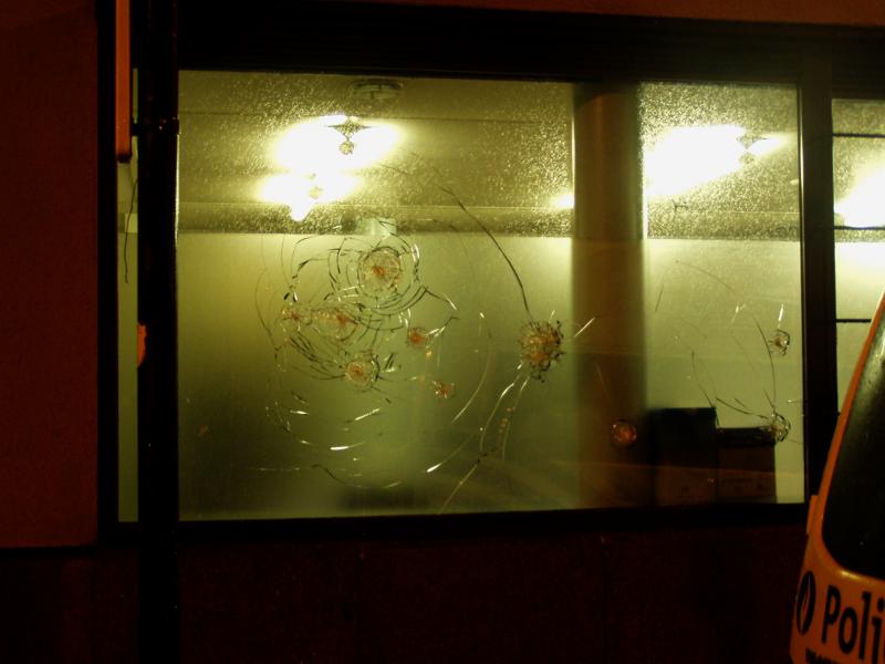 Vandalised police station of Place du Jeu de Balle II.