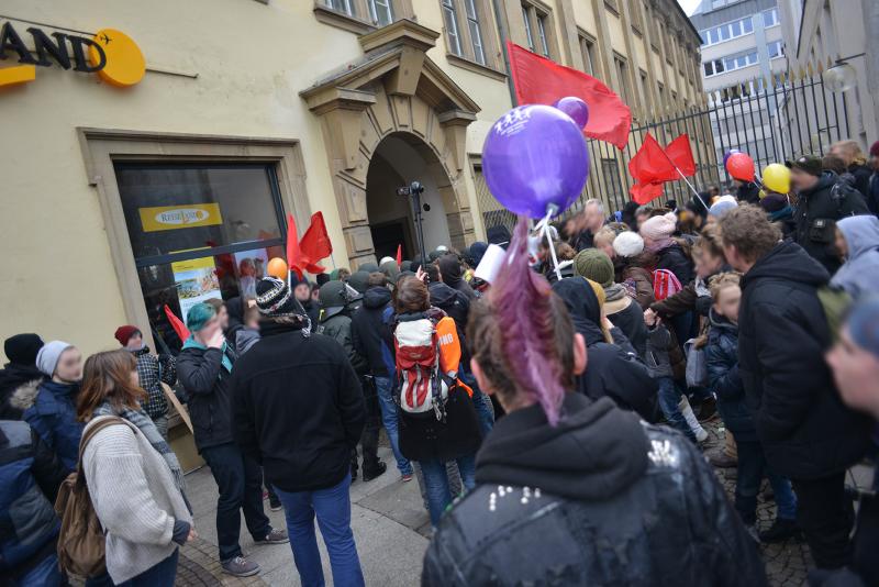 Protest vor rechtem Auftakt