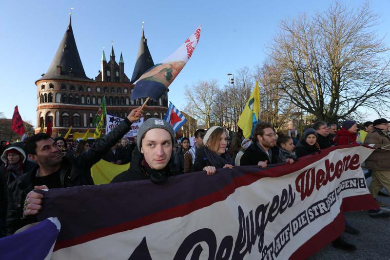 Refugees Welcome - Solidarität auf die Straße tragen