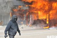 Gegen 13 Uhr wurde ein verlassener Grenzposten auf Strasbourger Seite in Brand gesteckt.