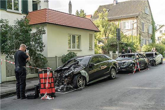 In der Tübinger Fürststraße brannten in der Nacht zum Montag drei Autos 