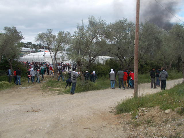 Riots in the detention center of Moria - 4