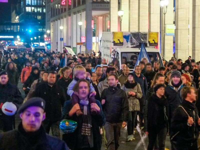 Demo gegen den Zapfenstreich