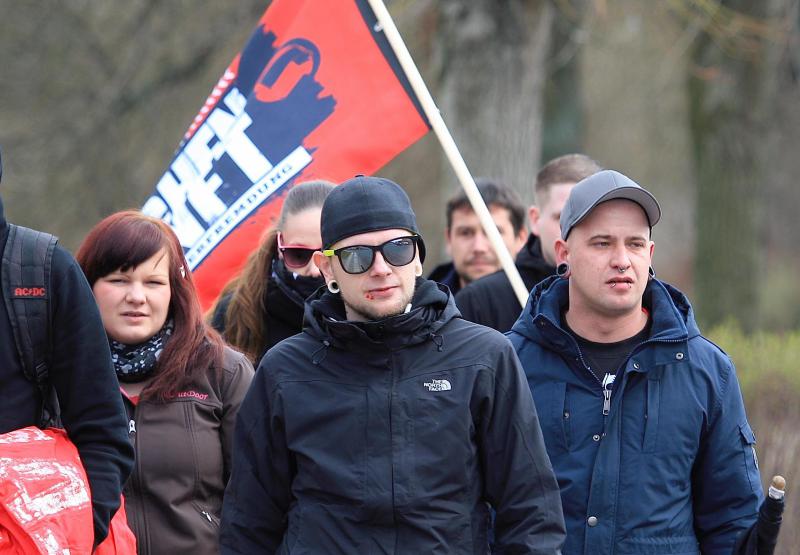 Freie Kräfte Neuruppin: Beatrice Koch, Marvin Koch, und Christoph Meinecke (v.l.n.r.) am 28. März 2015 in Wittstock/Dosse(Foto: Presseservice Rathenow)