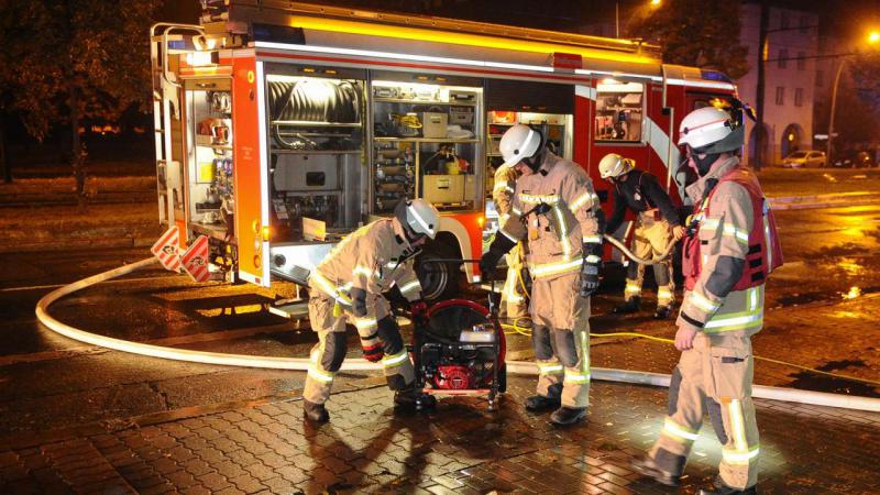  Die Feuerwehr rückte an, bekam die Flammen schnell unter Kontrolle