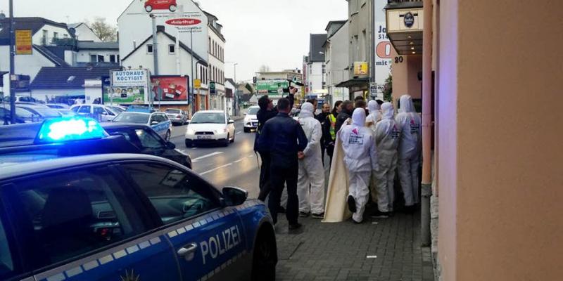 Demonstranten blockierten das Lokal. Der Stammtisch der AFD wurde abgesagt.Foto: privat