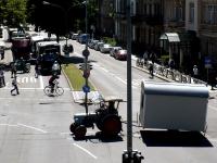 Freiburg: 07.05.09: Aktionen gegen den Wagenburgprozess am Verwaltungsgericht