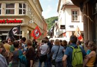 Viele Menschen in der Hauptstraße