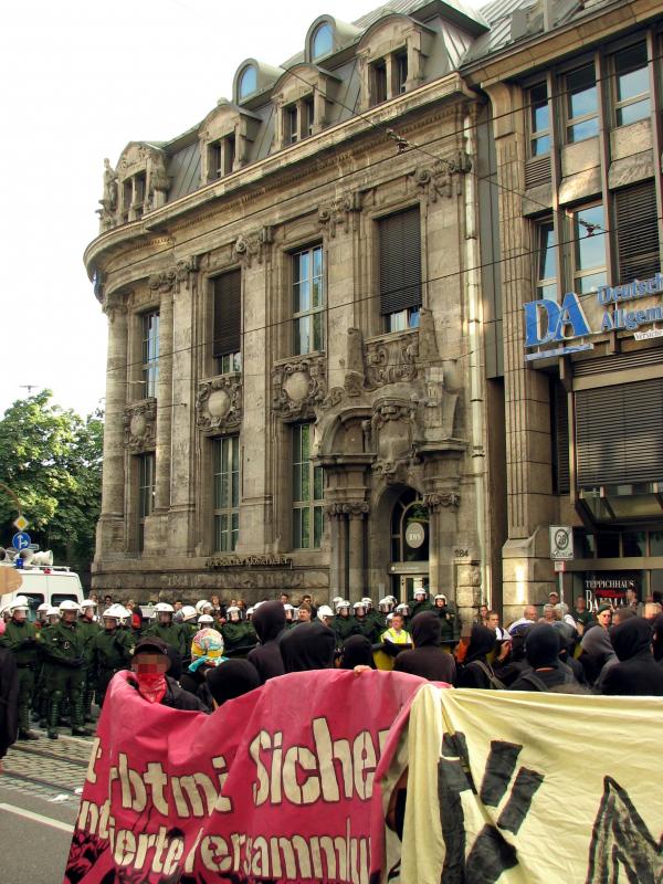 Demo vorm italienischen Konsulat