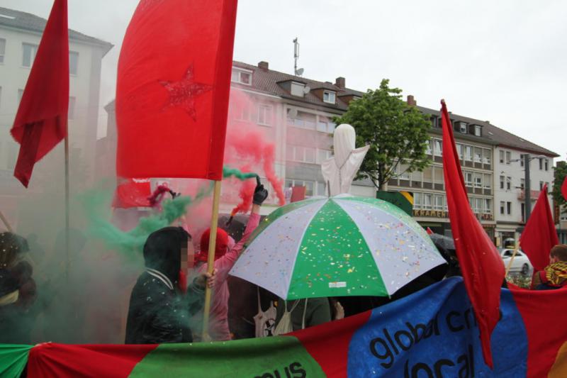 1. Mai 2015, Rauch auf der Allee