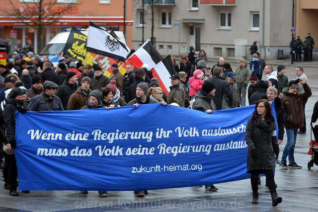 "Zukunft Heimat" während eines Aufmarsches am 20.02.2016 in Lübben (Foto: Sören Kohlhuber - Journalist)