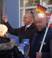 27.02.2016 Stefan Räpple am AfD-Stand in Offenburg