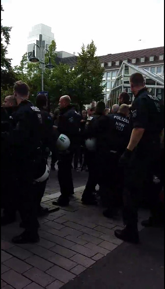Polizeiübergriff, Quelle: bunte Hündin