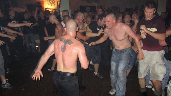 Auch die bei rechten Skinheads beliebte, rechtsextreme Hooligan-Band "Kategorie C!" spielte bereits im "Rössle" in Rheinmünster-Söllingen.