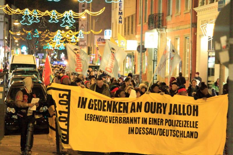 250 Menschen auf Oury-Jalloh Demo in Köln - 5