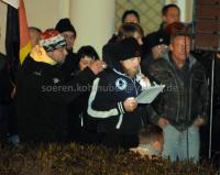 Marc Kluge als Redner bei rassistischem Abendspaziergang der NPD am 16.12.2015 in Oranienburg (Foto: Sören Kohlhuber)