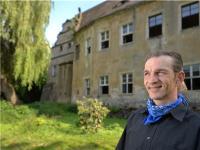 Ronny Baska und sein Förderverein haben es sich zur Aufgabe gemacht das Schloss Ottendorf zu sanieren und für Besucher zu öffnen.