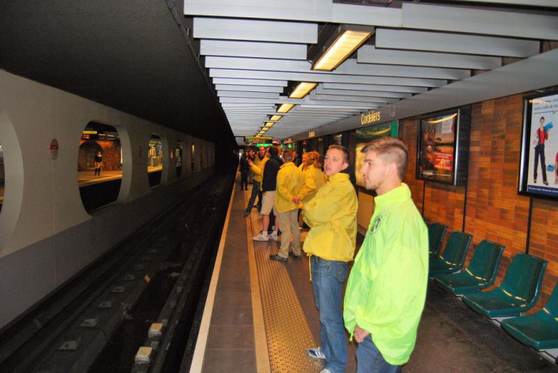 "Les Identitaires" - Patrouille in der Metro. "Ein Lump, wer sich da nicht sicher fühlt."