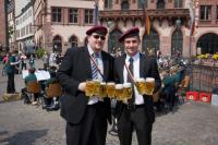 Studenten der Frankfurt-Leipziger Burschenschaft Arminia auf dem Römerberg in Frankfurt