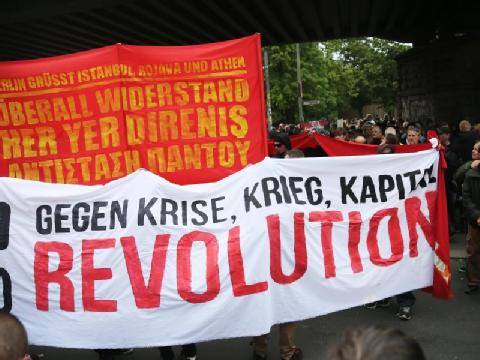 Berlin: 1. Mai-Demo (2)