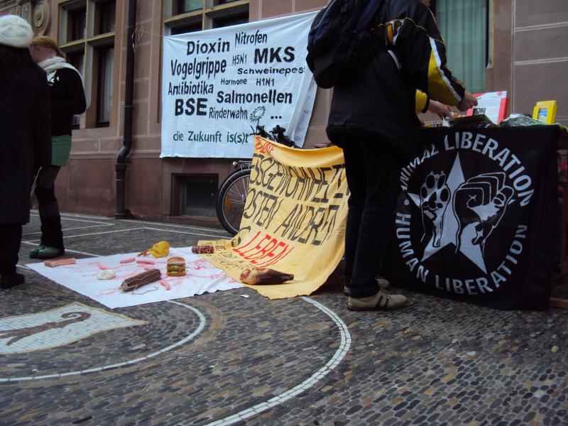 GEGEN WELTWEITEN HUNGER