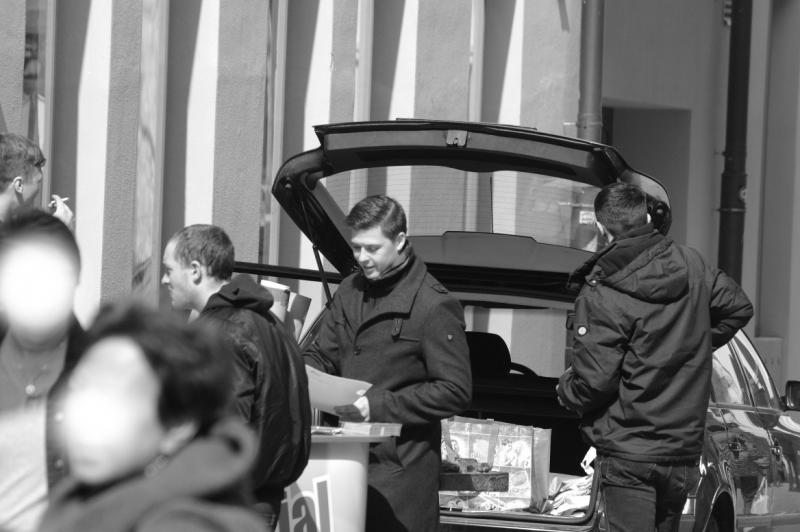 Stefan Winkler (mitte) - NPD-Infostand Kaufbeuren 21.03.2015