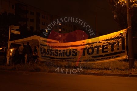 Mahn­wa­che in Hel­lers­dorf am 19.​08.​13 / Quel­le: Mar­cus Go­le­jew­ski