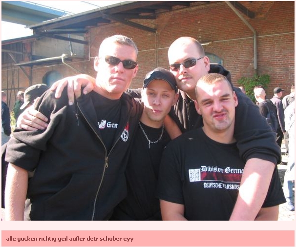 Patrick Danz, Christian Helmstedt, Max Seidel und Mario Schober (v.l.n.r.) auf dem Weg nach Jena zum „Fest der Völker“ 2008