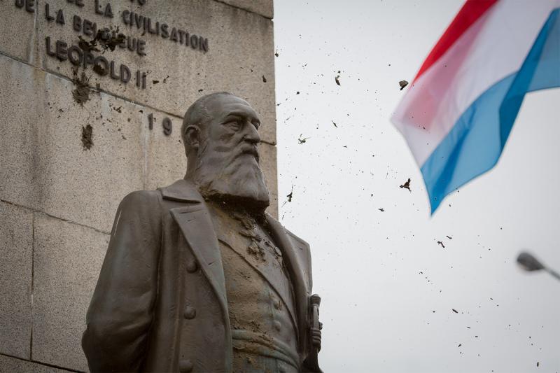 Leopold II. erhält Schlammpackung.