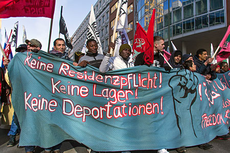 Keine Residenzpflicht! Keine Lager! Keine Deportationen!