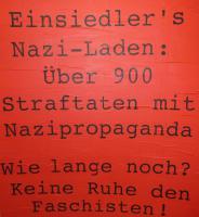 ... markierten Schilder den (Weg zum) örtlichen Naziladen.